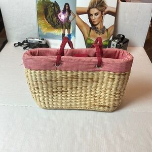 100% pure cornhusk basket purse.
